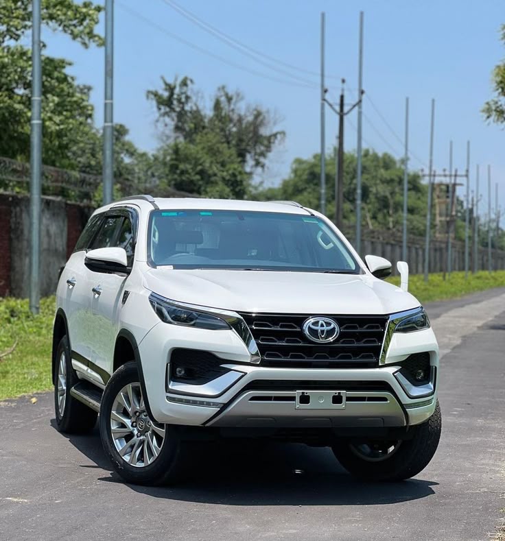 Toyota Fortuner – Full Review & Detailed Information fourtuner